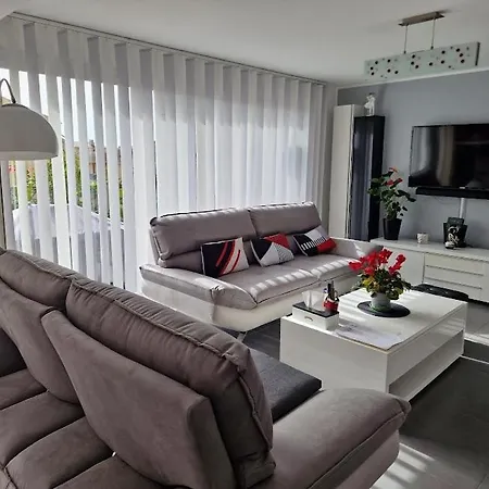 D'hotes Chez Pat Et Nanou 住宿加早餐酒店