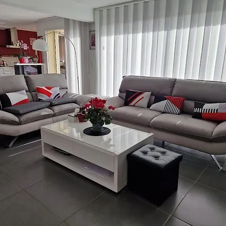 D'hotes Chez Pat Et Nanou 4* 锡富尔勒普拉日